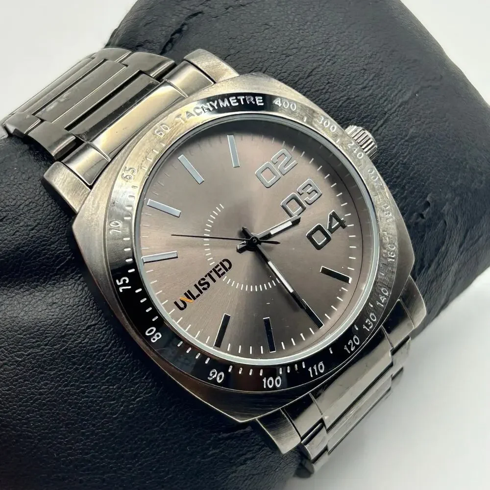 Unlisted Ul5120 Metallic Gray Stainless Steel Men’s Watch Working New Battery
